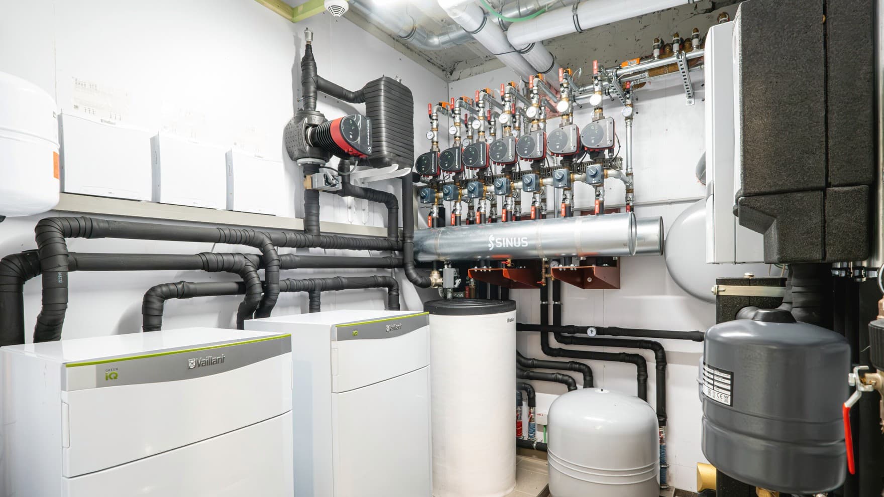 Volledige technische installatie met flexoTHERM exclusive warmtepompen