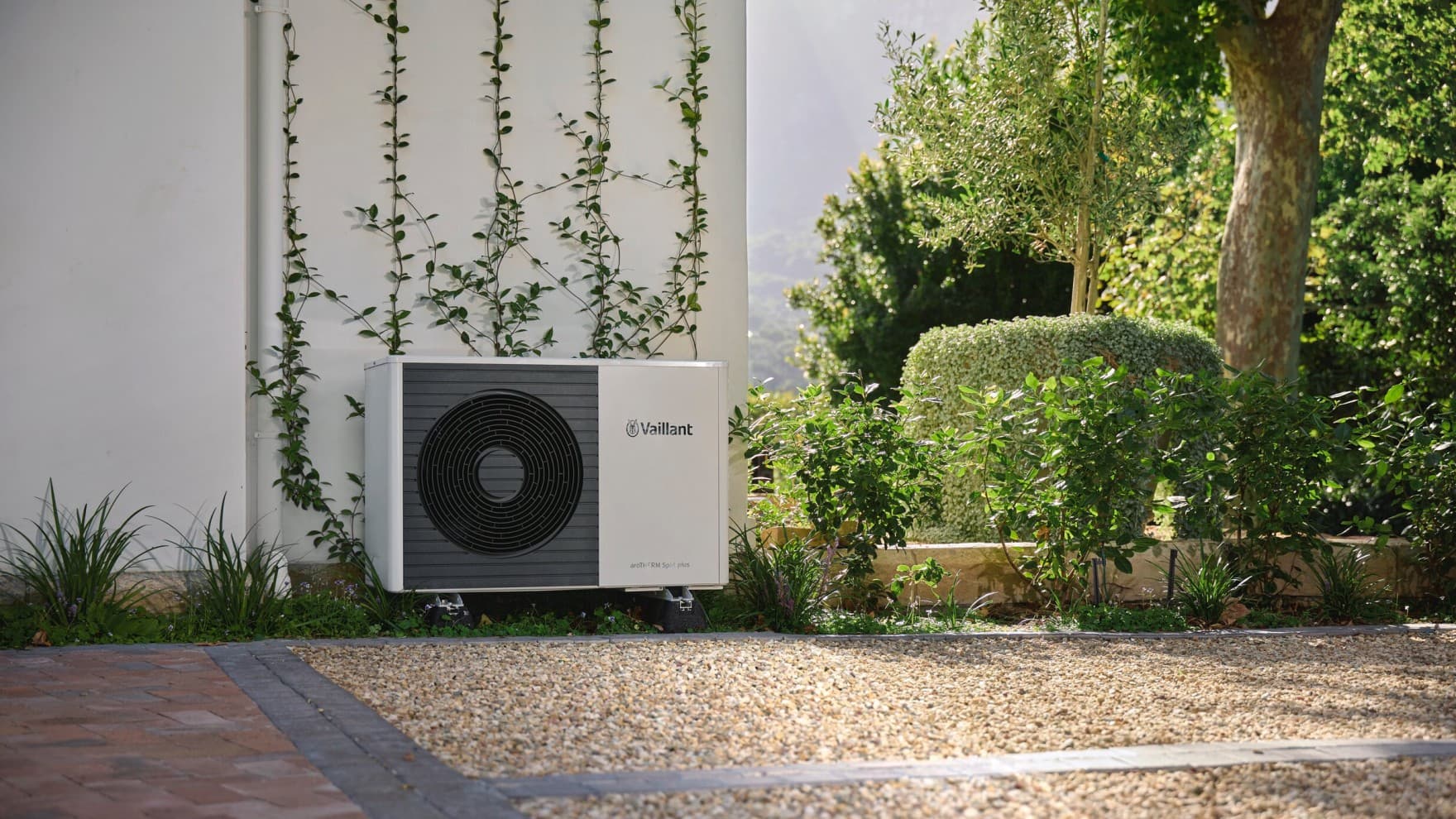 aroTHERM Split plus buiten een huis
