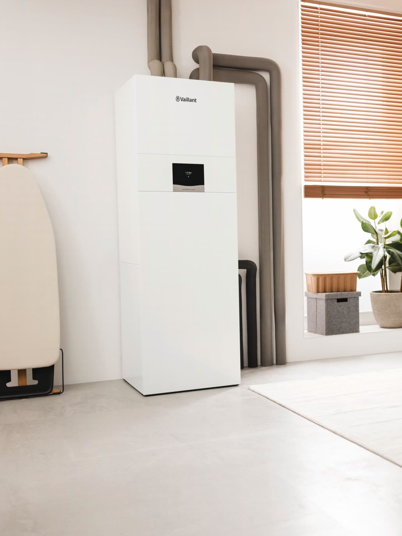 Kind speelt naast geothermische warmtepomp