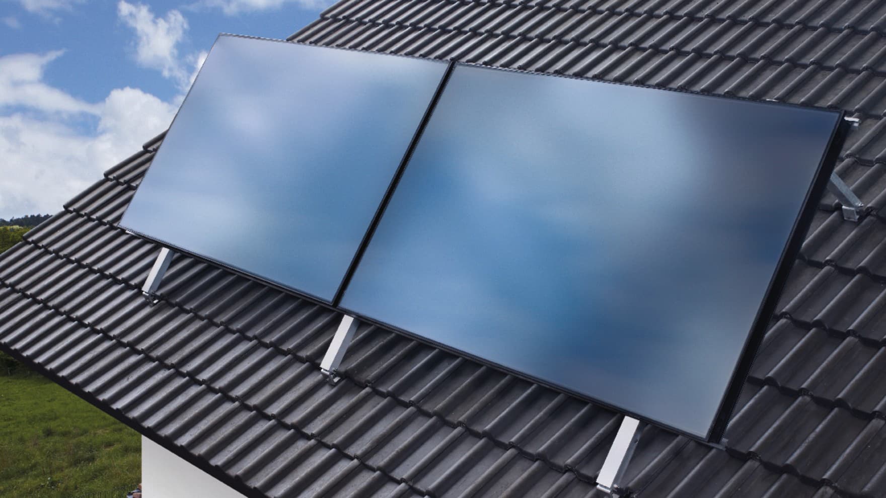 Zonnepanelen op een dak