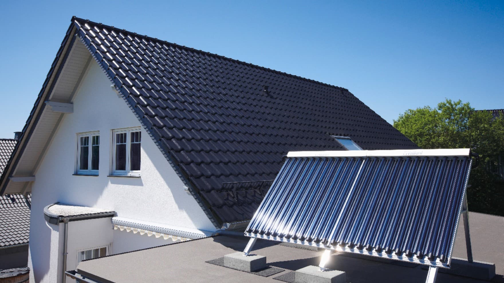 Vacuümbuiscollectoren op een dak