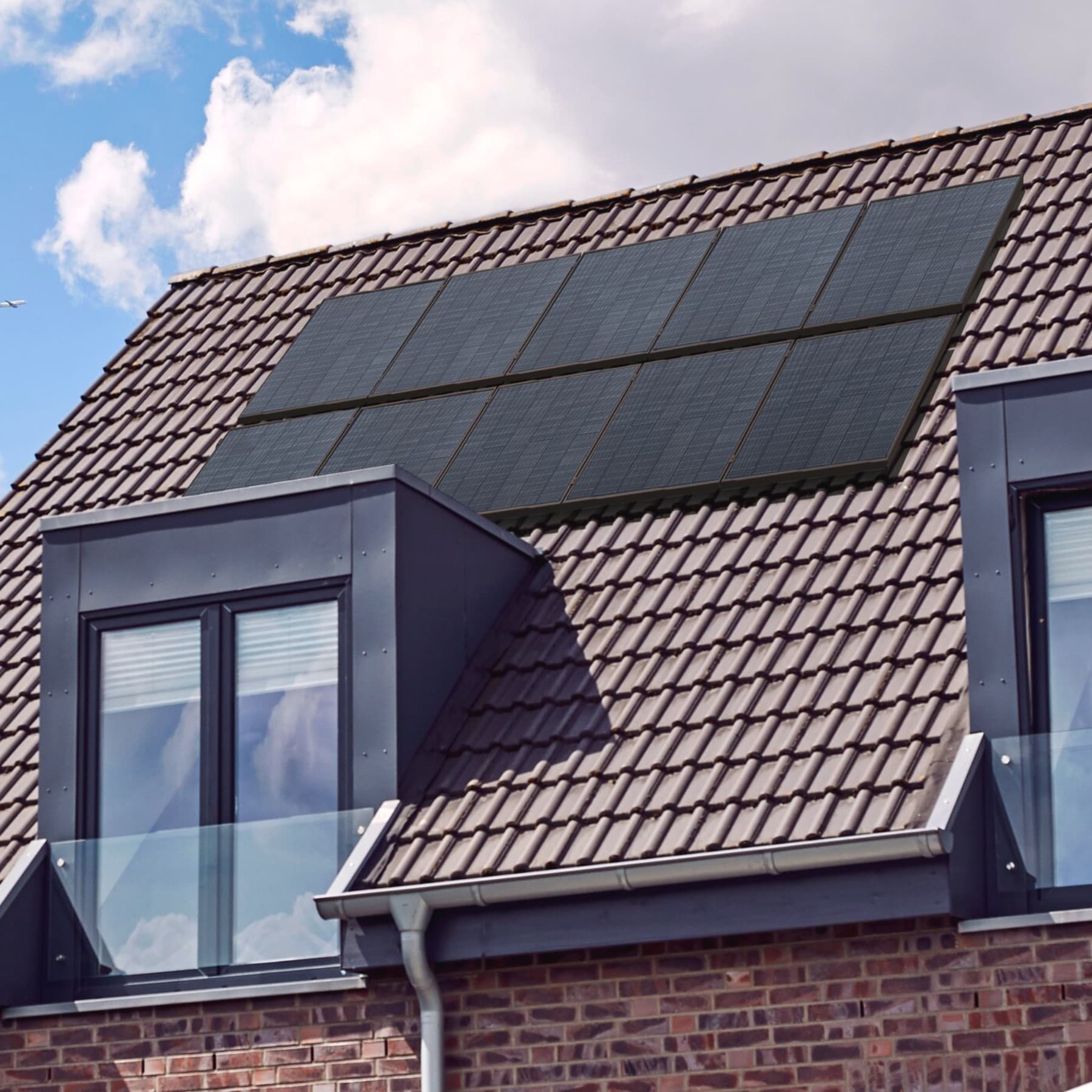 Zonnepanelen op een dak