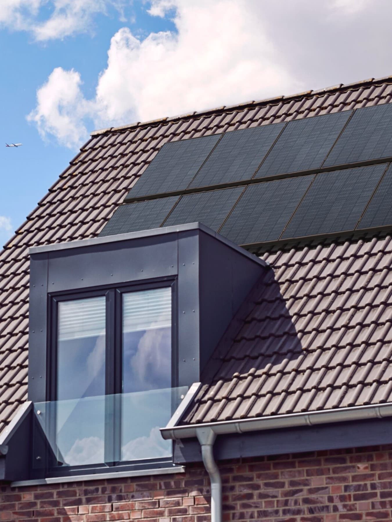 Zonnepanelen op een dak