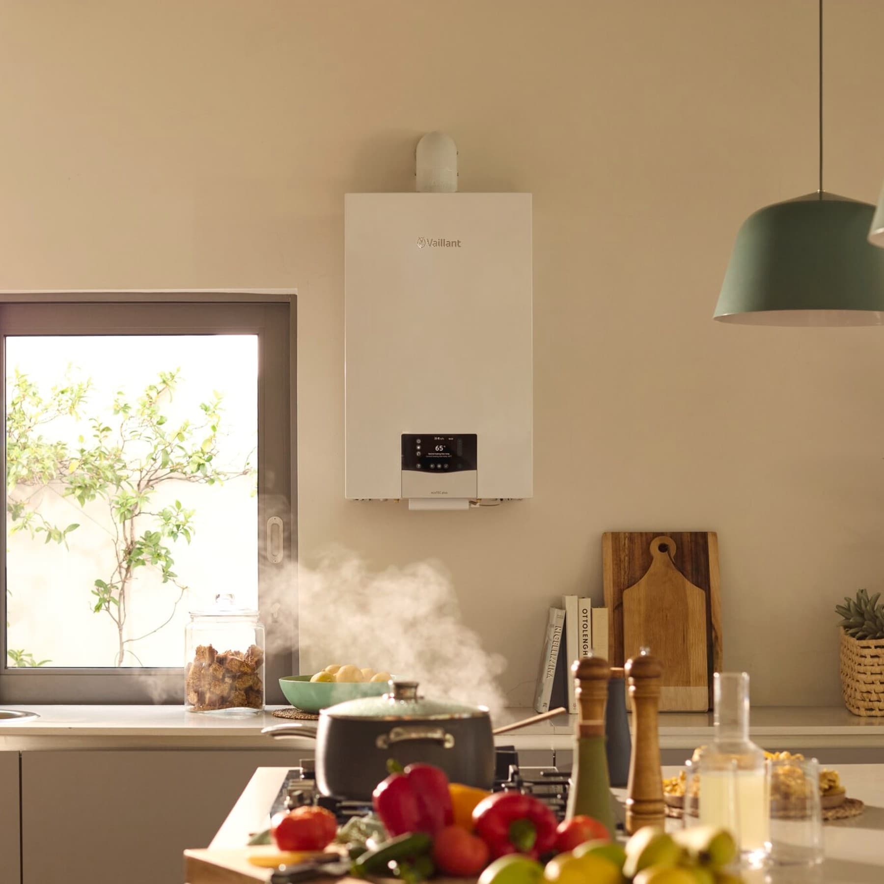 Wandgemonteerde condensatieketel op gas in de keuken